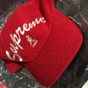 SUPREME KANGOL SPACECAP SIZE LARGE